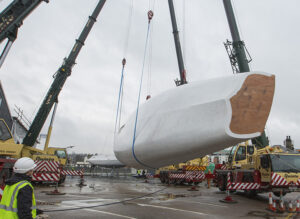 Spirit Yachts | Blog | SPIRIT 111’ REACHES THE PIVOTAL HULL ROLLOVER STAGE