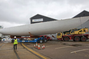 Spirit Yachts | Blog | SPIRIT 111’ REACHES THE PIVOTAL HULL ROLLOVER STAGE