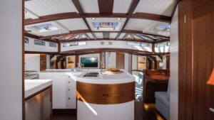 spirit yachts deckhouse