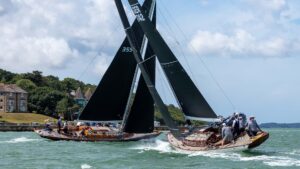 Spirit Yachts | Yachts | R52