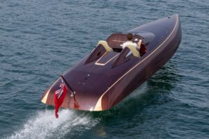 P35 EF | Electric Foiler Power Boat | Spirit Yachts