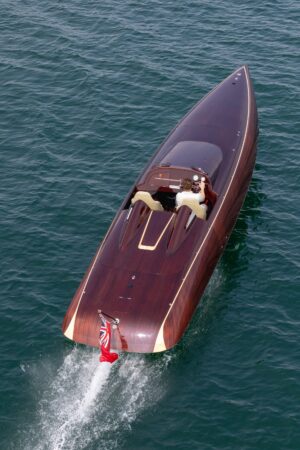 P35 EF | Electric Foiler Power Boat | Spirit Yachts